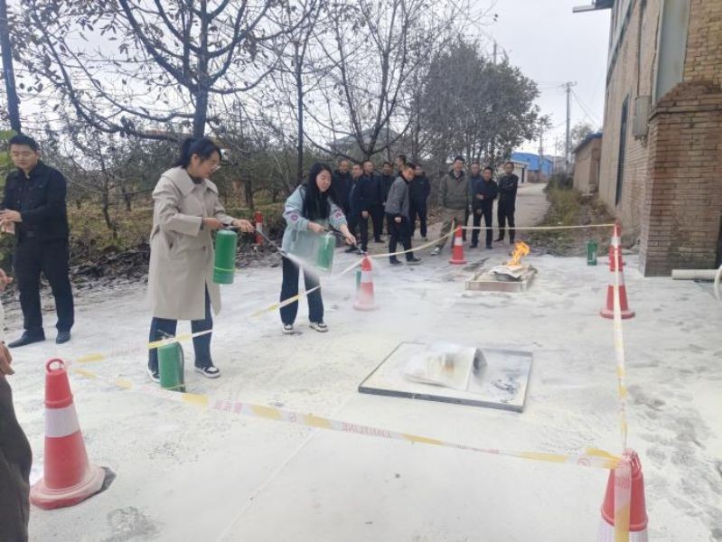 甘肅恒達(dá)工程檢測(cè)有限公司成功舉辦“強(qiáng)化安全意識(shí)，共筑消防防線” 消防安全演練活動(dòng)